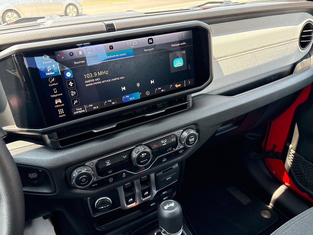 2025 Jeep Wrangler SPORT in Carleton, Quebec - 11 - w1024h768px