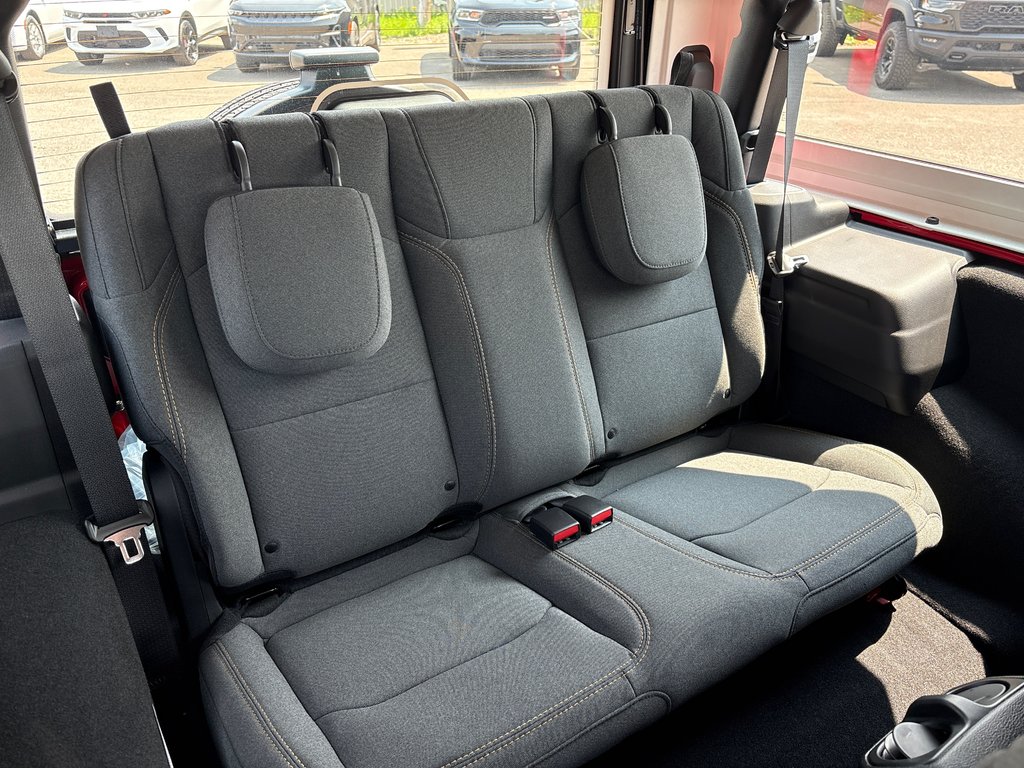 2025 Jeep Wrangler SPORT in Carleton, Quebec - 7 - w1024h768px