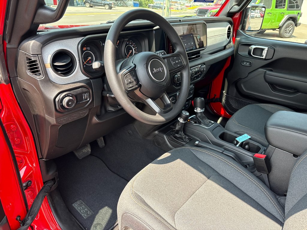 2025 Jeep Wrangler SPORT in Carleton, Quebec - 10 - w1024h768px
