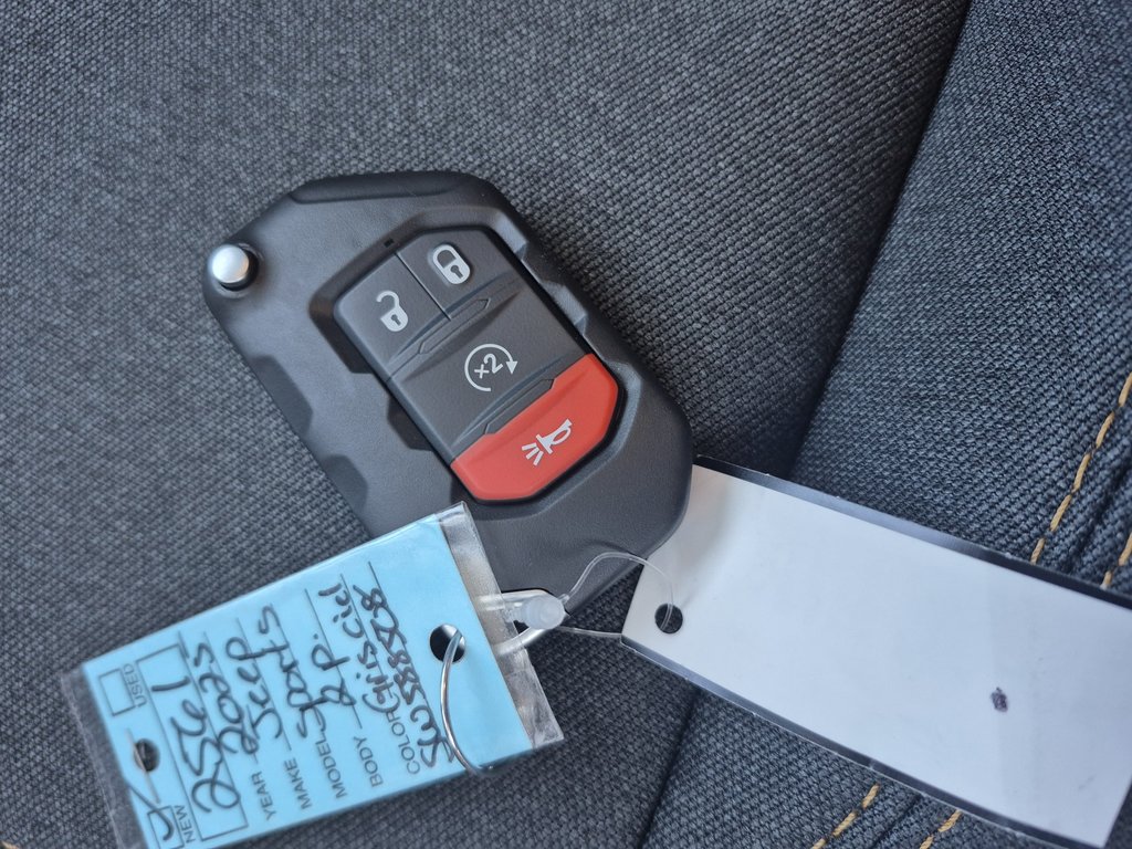 2025 Jeep Wrangler SPORT S in Carleton, Quebec - 8 - w1024h768px