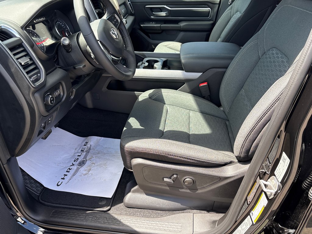 2025 Ram 1500 BIG HORN in Carleton, Quebec - 14 - w1024h768px