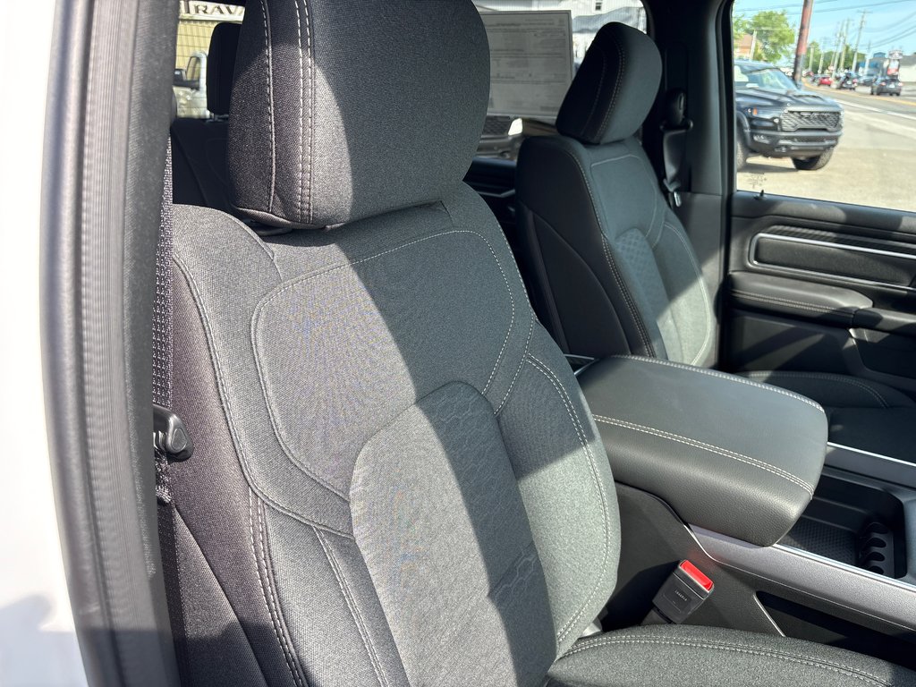 2025 Ram 1500 BIG HORN in Carleton, Quebec - 14 - w1024h768px