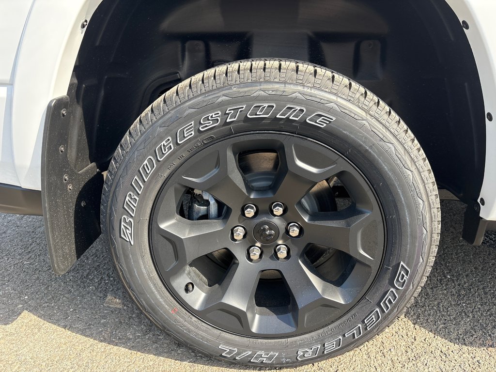 2025 Ram 1500 BIG HORN in Carleton, Quebec - 8 - w1024h768px