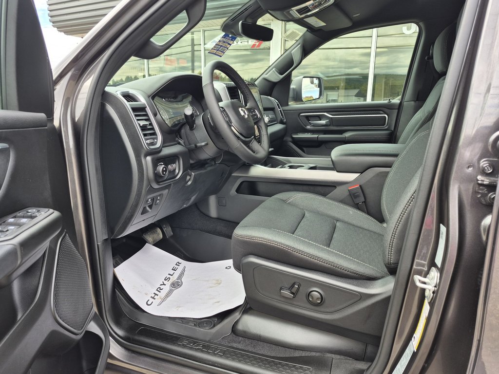 2025 Ram 1500 BIG HORN in Carleton, Quebec - 10 - w1024h768px