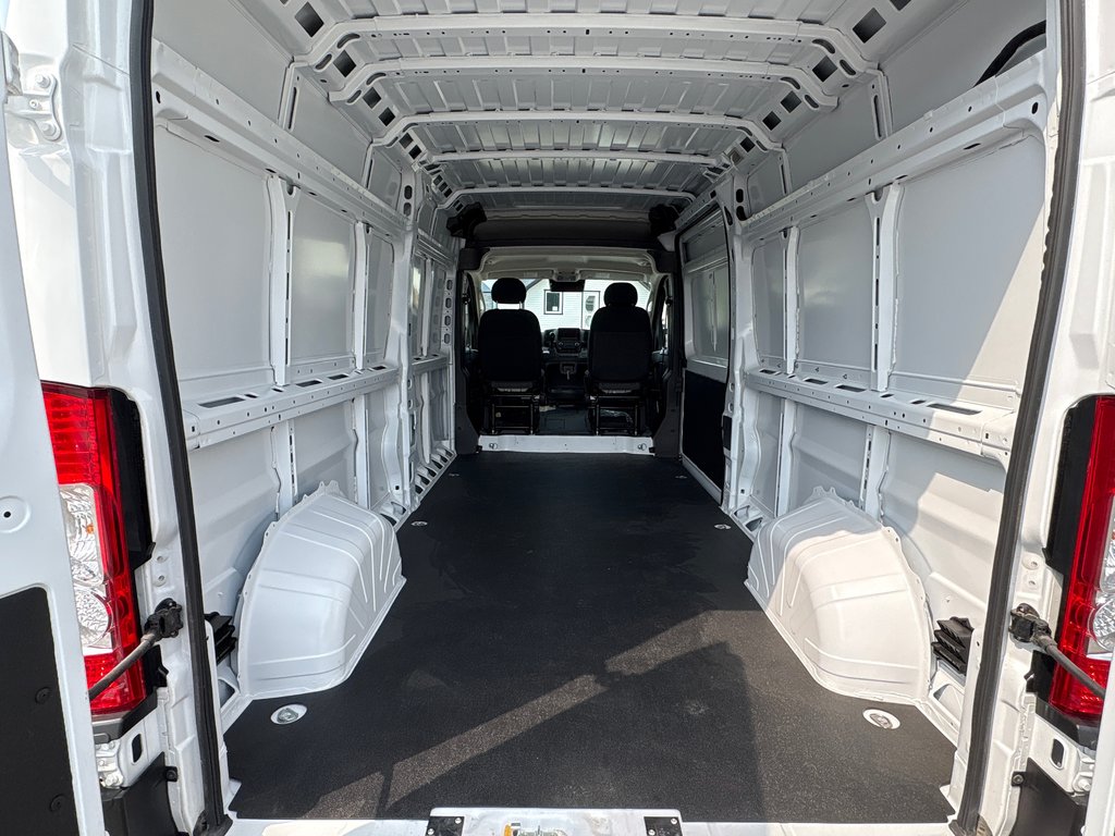 2025 Ram PROMASTER CARGO VAN 2500 TRADESMAN W/ PASS SEAT in Carleton, Quebec - 11 - w1024h768px