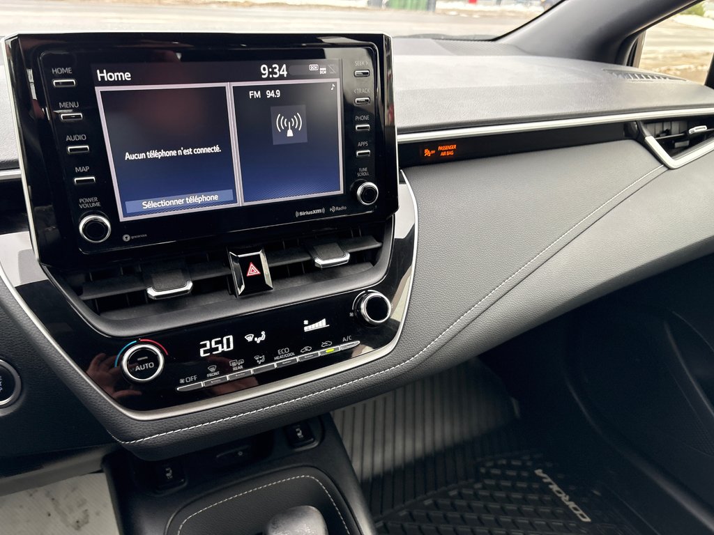 2021 Toyota Corolla Hatchback Black edition in Carleton, Quebec - 9 - w1024h768px