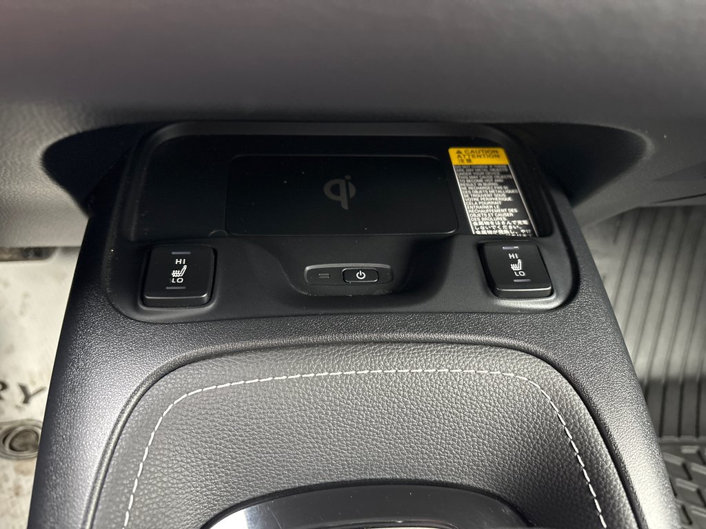 2021 Toyota Corolla Hatchback Black edition in Carleton, Quebec - 16 - w1024h768px