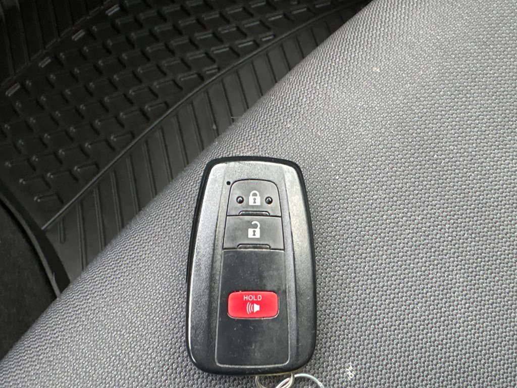 2021 Toyota Corolla Hatchback Black edition in Carleton, Quebec - 18 - w1024h768px