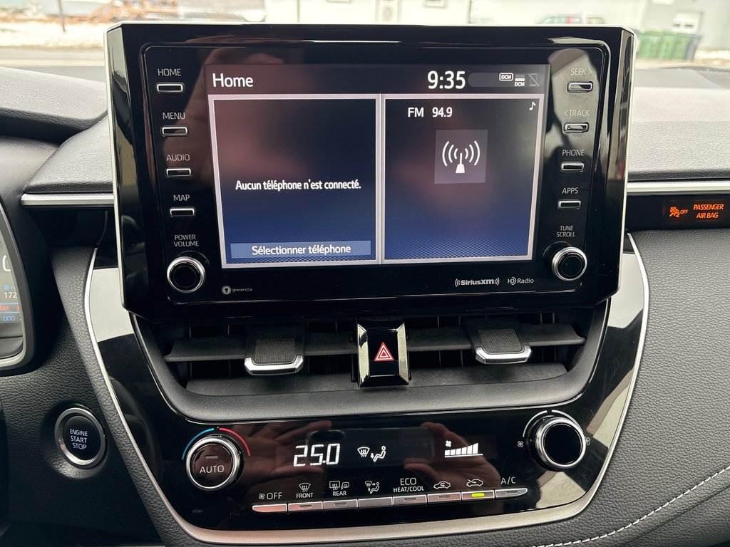 2021 Toyota Corolla Hatchback Black edition in Carleton, Quebec - 10 - w1024h768px