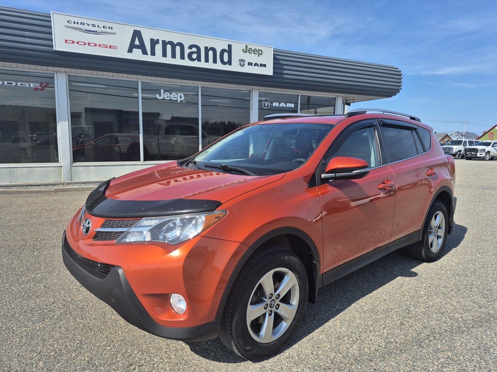 Toyota RAV4 XLE 2015 à Carleton, Québec - 1 - w1024h768px