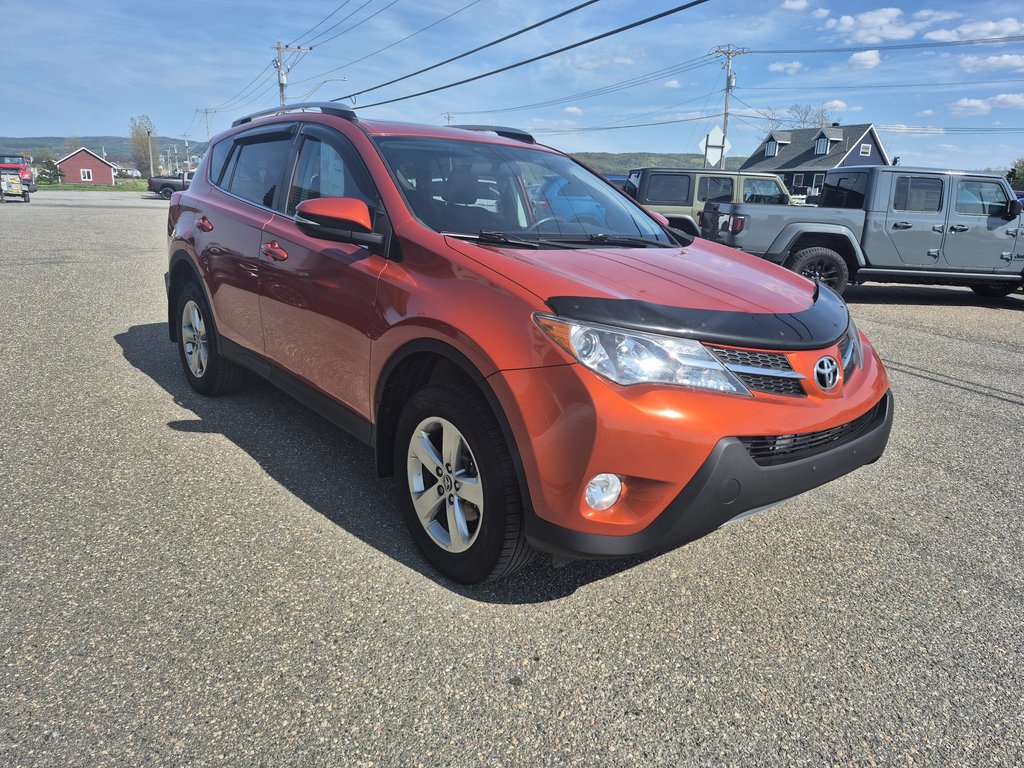 Toyota RAV4 XLE 2015 à Carleton, Québec - 4 - w1024h768px