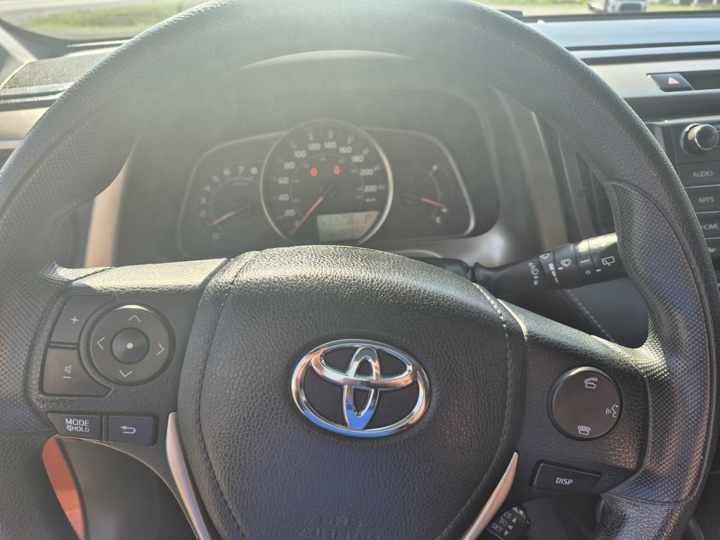 Toyota RAV4 XLE 2015 à Carleton, Québec - 15 - w1024h768px