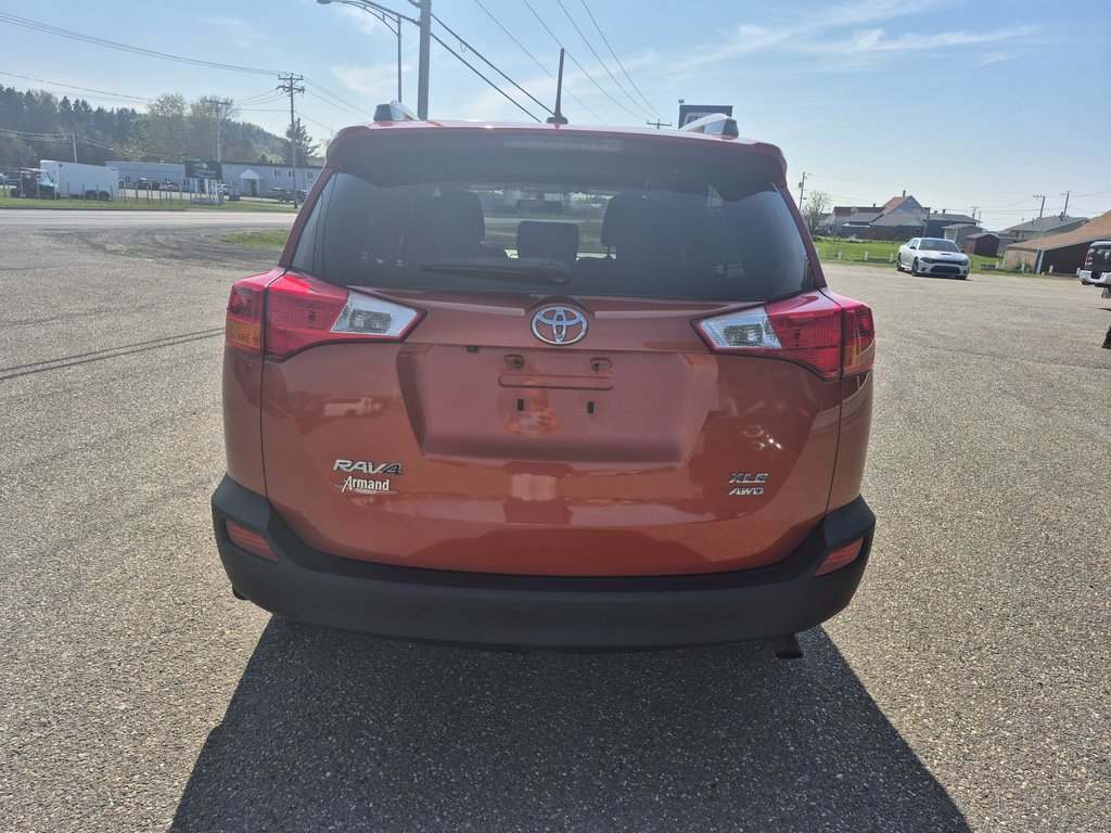 Toyota RAV4 XLE 2015 à Carleton, Québec - 5 - w1024h768px