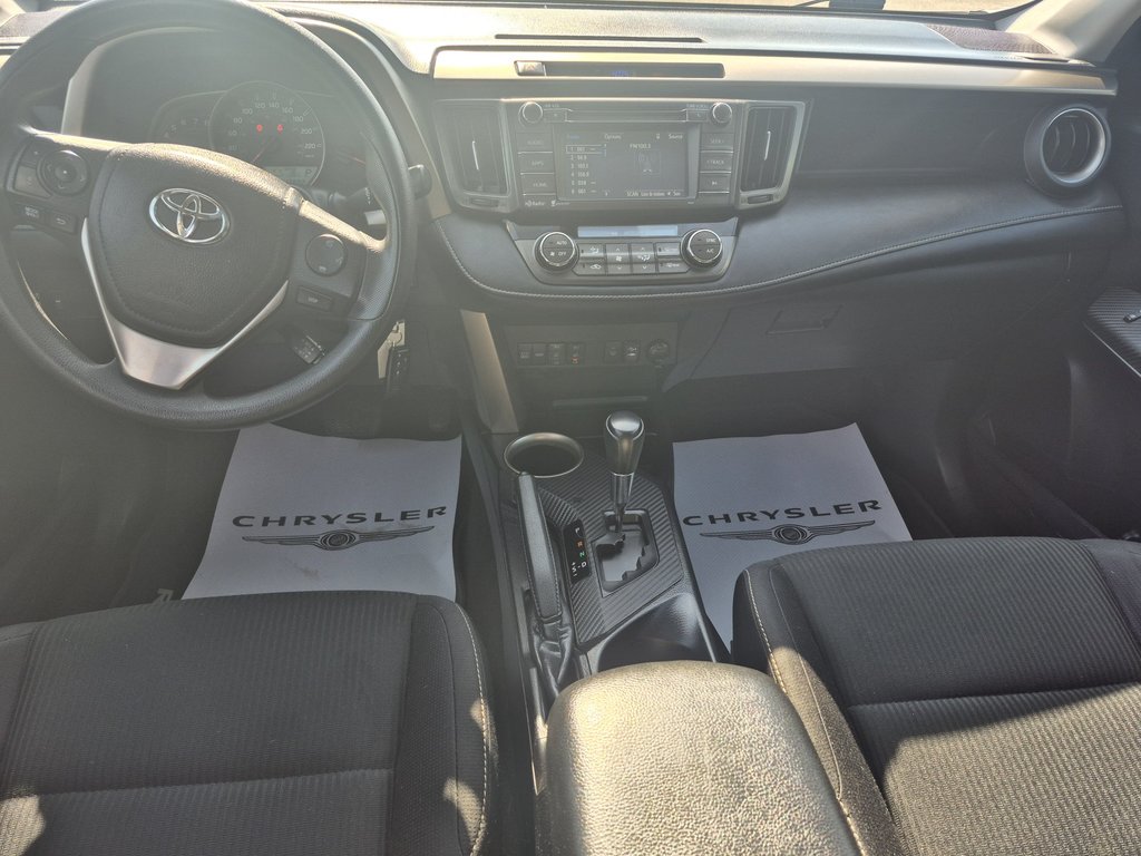 Toyota RAV4 XLE 2015 à Carleton, Québec - 10 - w1024h768px