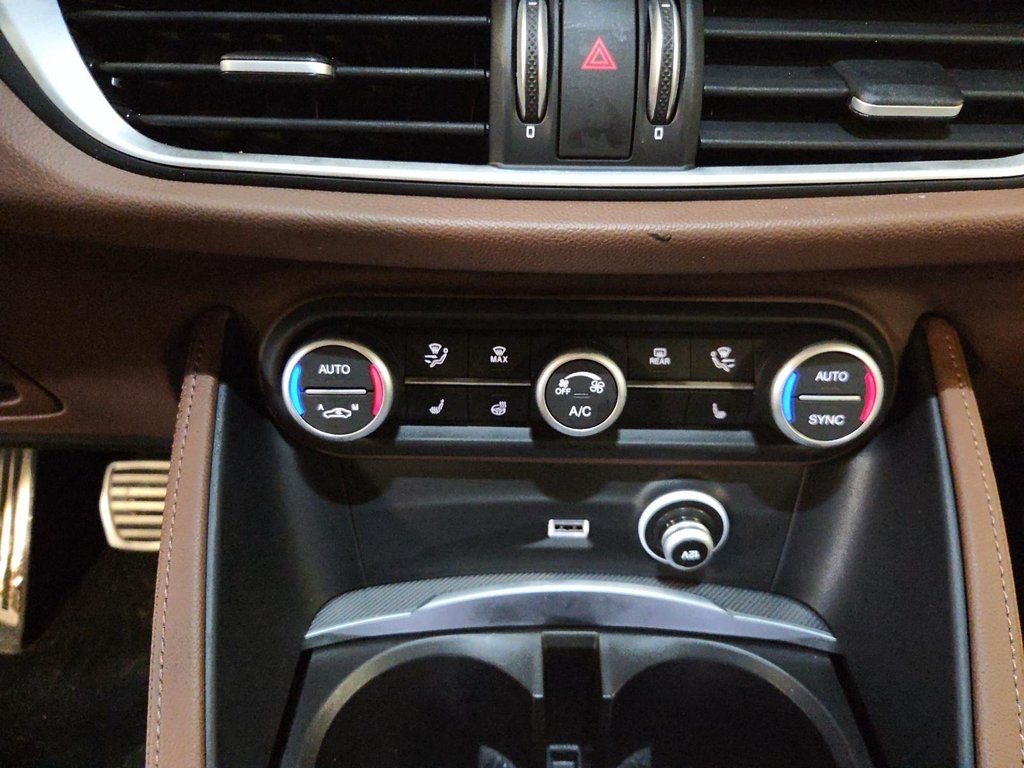 2021 Alfa Romeo Stelvio Ti Sport AWD in St-Jean-Sur-Richelieu, Quebec - 16 - w1024h768px