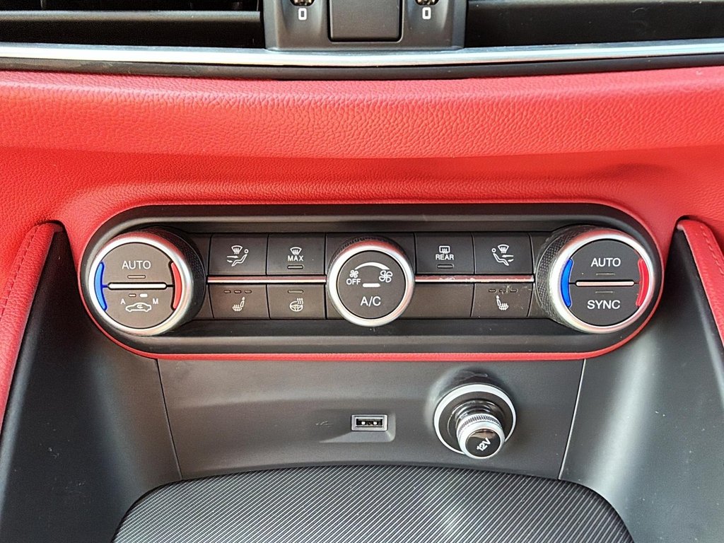 Alfa Romeo Stelvio Ti Sport AWD 2021 à St-Jean-Sur-Richelieu, Québec - 13 - w1024h768px