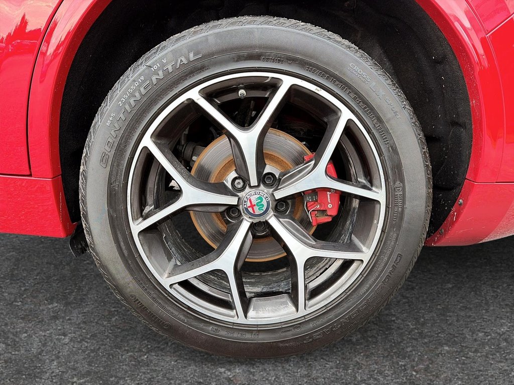 2021 Alfa Romeo Stelvio AWD TOIT-PANORAMIQUE in St-Jean-Sur-Richelieu, Quebec - 7 - w1024h768px