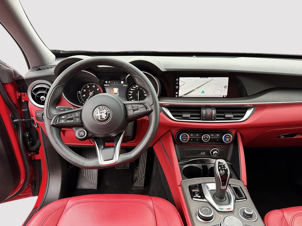 2021 Alfa Romeo Stelvio AWD TOIT-PANORAMIQUE in St-Jean-Sur-Richelieu, Quebec - 10 - w1024h768px