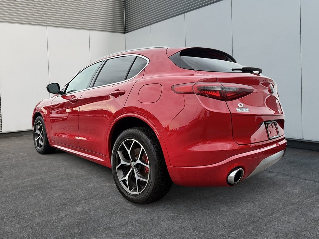 2021 Alfa Romeo Stelvio AWD TOIT-PANORAMIQUE in St-Jean-Sur-Richelieu, Quebec - 4 - w1024h768px