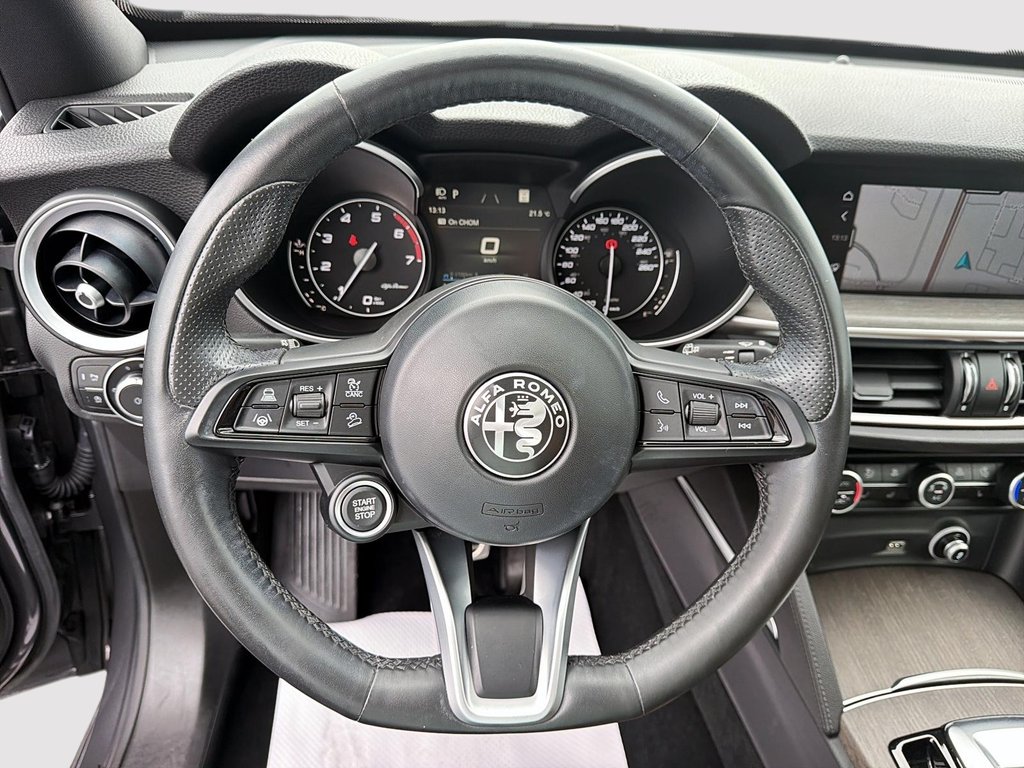 Alfa Romeo Stelvio AWD TOIT-PANORAMIQUE 2021 à St-Jean-Sur-Richelieu, Québec - 6 - w1024h768px