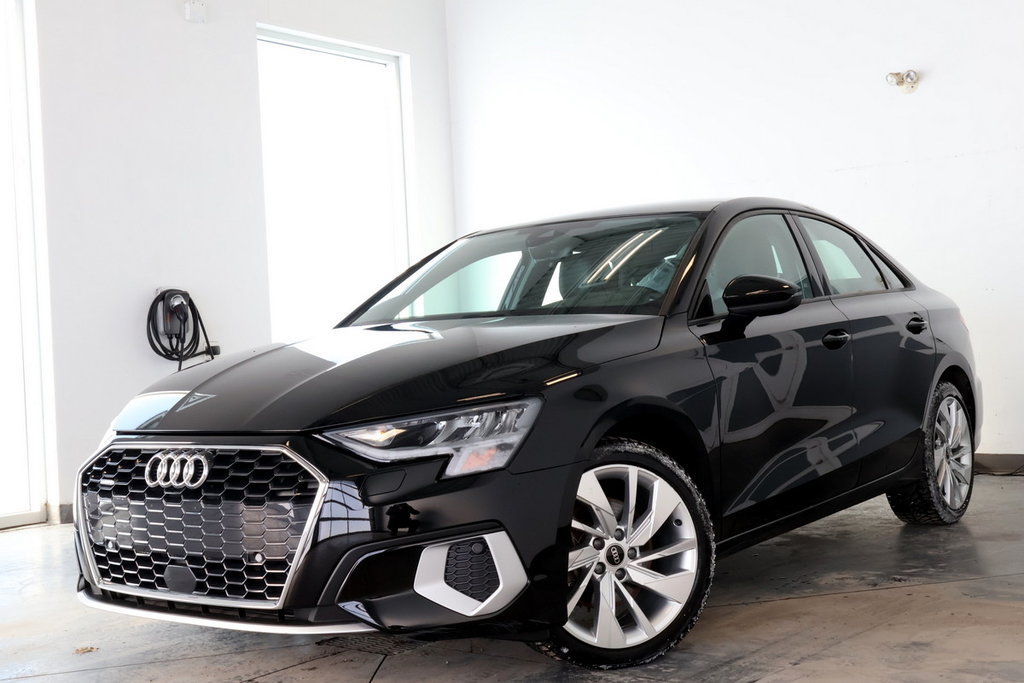 2022 Audi A3 SEDAN Komfort Quattro BAS KM !!! in St-Jean-Sur-Richelieu, Quebec - 1 - w1024h768px