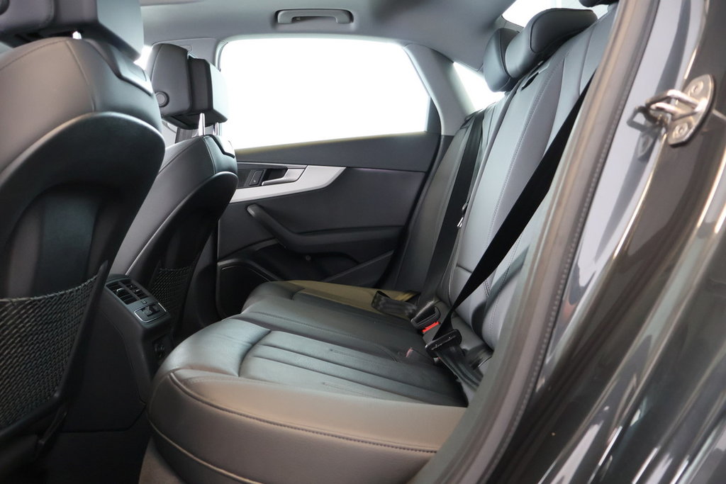 Audi A4 Sedan Komfort Quattro - Toit-Ouvrant - Cuir 2019 à St-Jean-Sur-Richelieu, Québec - 22 - w1024h768px