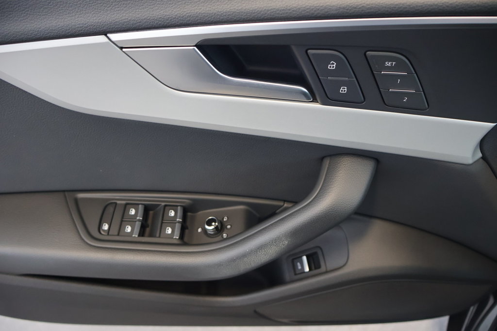 Audi A4 Sedan Komfort Quattro - Toit-Ouvrant - Cuir 2019 à St-Jean-Sur-Richelieu, Québec - 21 - w1024h768px