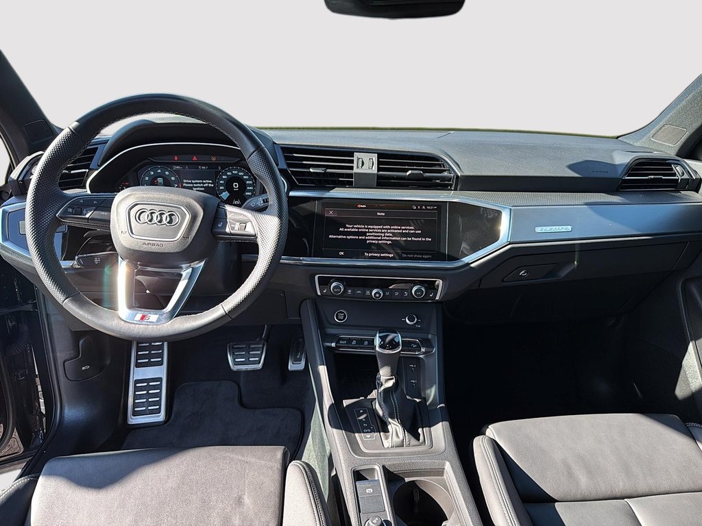 Audi Q3 Progressiv Quattro S-Line Black Optik 2024 à St-Jean-Sur-Richelieu, Québec - 10 - w1024h768px