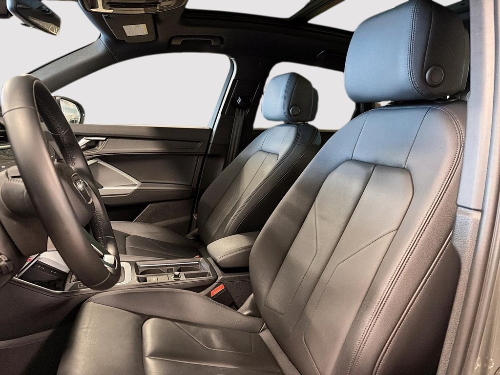 2024 Audi Q3 Komfort Quattro Black Optik in St-Jean-Sur-Richelieu, Quebec - 9 - w1024h768px