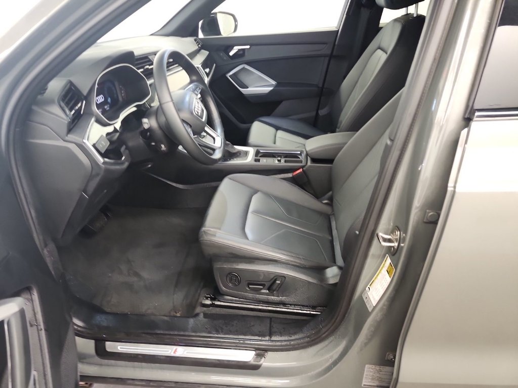 Audi Q3 Komfort Quattro Black Optik 2024 à St-Jean-Sur-Richelieu, Québec - 3 - w1024h768px
