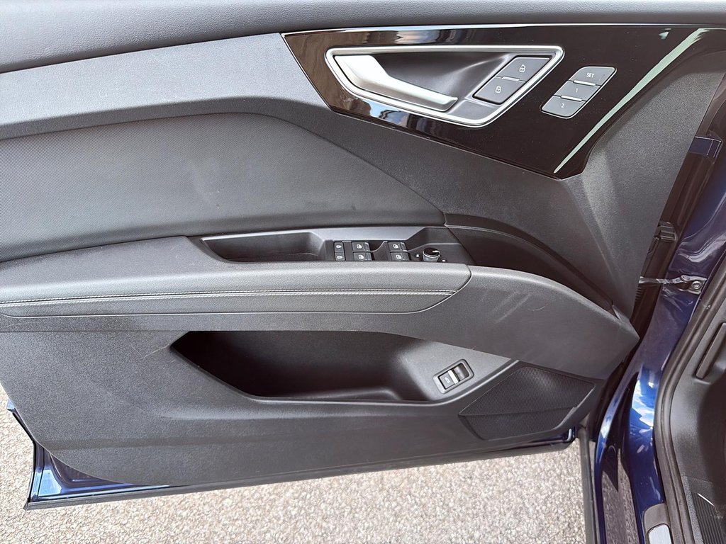Audi Q4 e-tron 50 QUATTRO TECHNIK S-LINE 2023 à St-Jean-Sur-Richelieu, Québec - 11 - w1024h768px