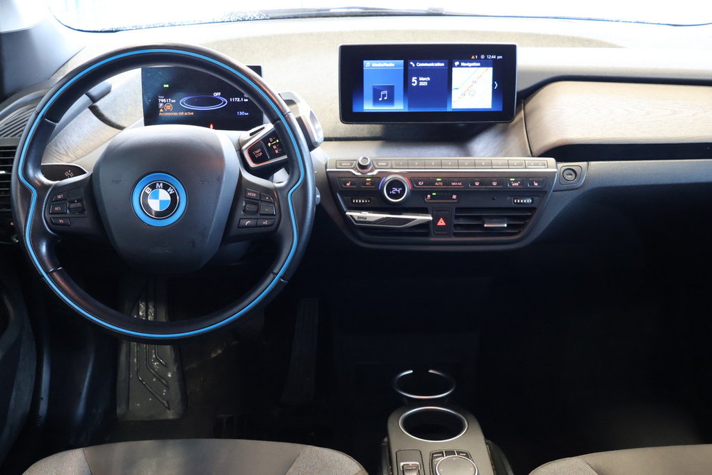 2021 BMW i3 RANGE EXTENDER TOIT-PANORAMIQUE in St-Jean-Sur-Richelieu, Quebec - 9 - w1024h768px