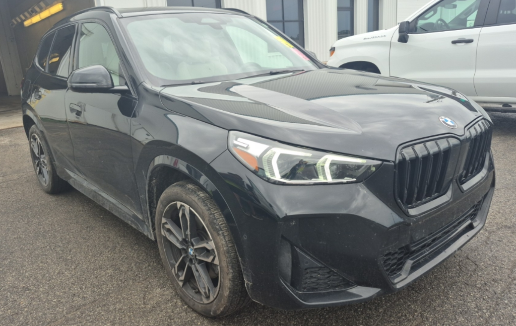 2025 BMW X1 xDrive28i M-SPORT in St-Jean-Sur-Richelieu, Quebec - 1 - w1024h768px