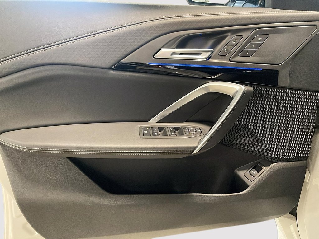 BMW X2 xDrive28i M-Sport Premium 2024 à St-Jean-Sur-Richelieu, Québec - 11 - w1024h768px