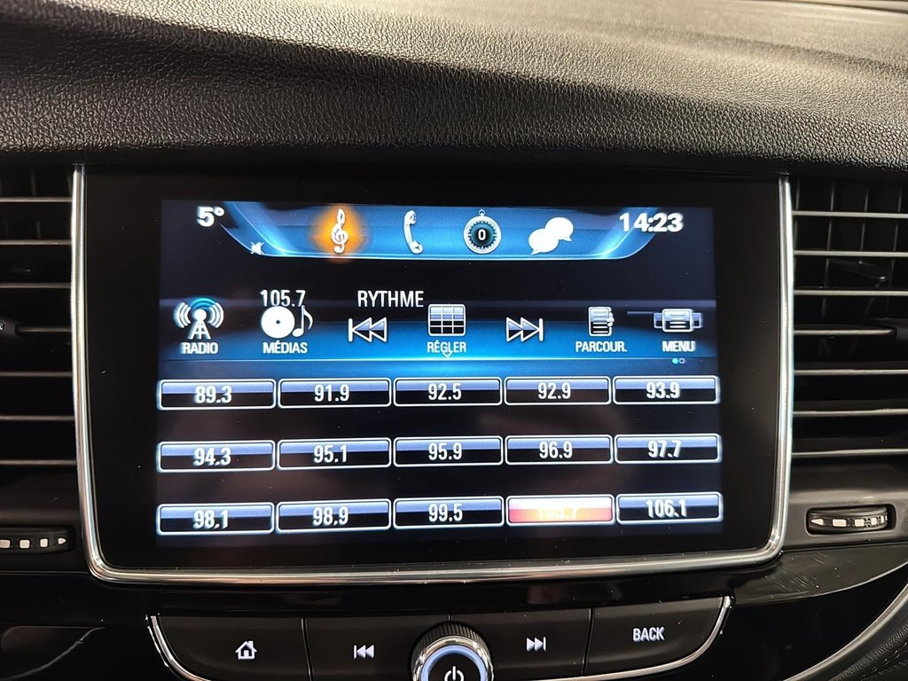 2017 Buick Encore Preferred in St-Jean-Sur-Richelieu, Quebec - 17 - w1024h768px