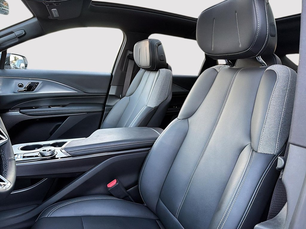 2024 Cadillac LYRIQ TECH AWD in St-Jean-Sur-Richelieu, Quebec - 9 - w1024h768px