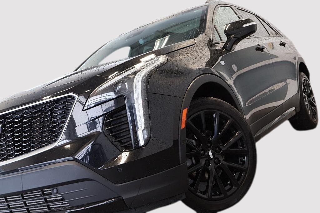 2022 Cadillac XT4 AWD Sport Toit-Panoramique in St-Jean-Sur-Richelieu, Quebec - 2 - w1024h768px