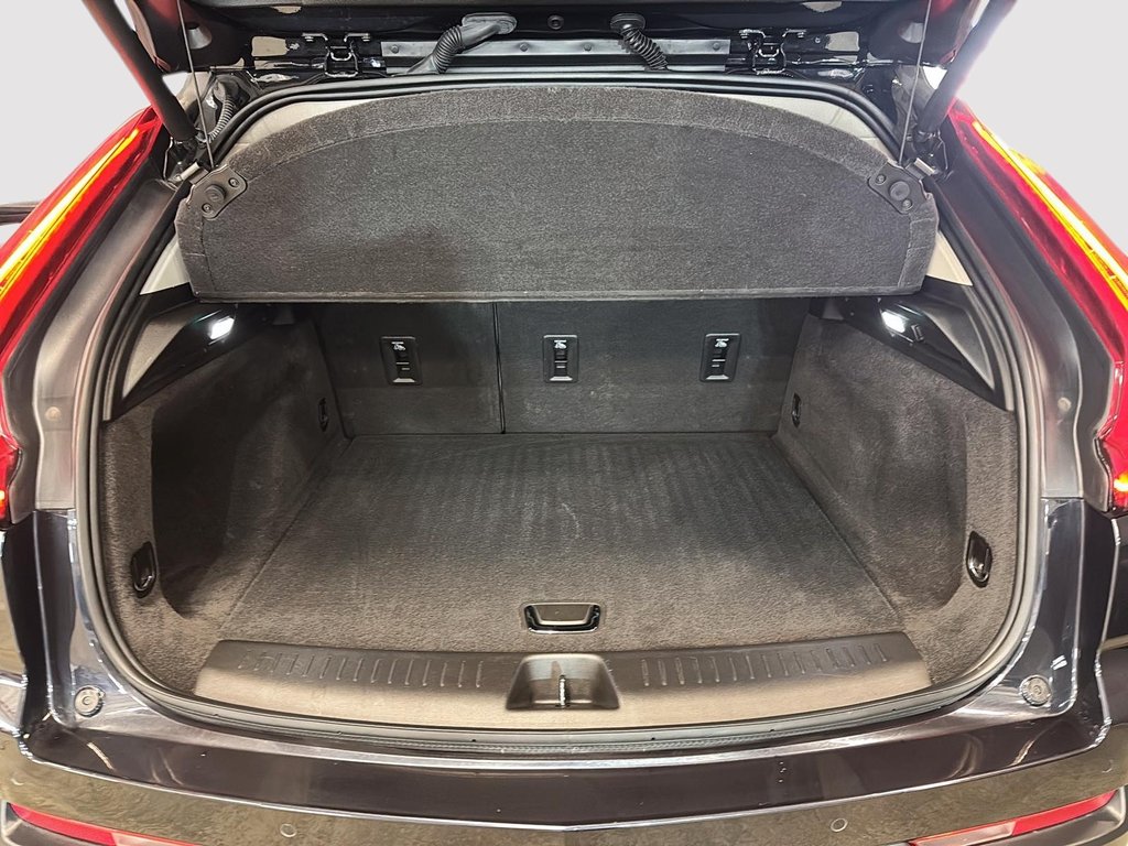 Cadillac XT4 AWD Luxury 2023 à St-Jean-Sur-Richelieu, Québec - 6 - w1024h768px