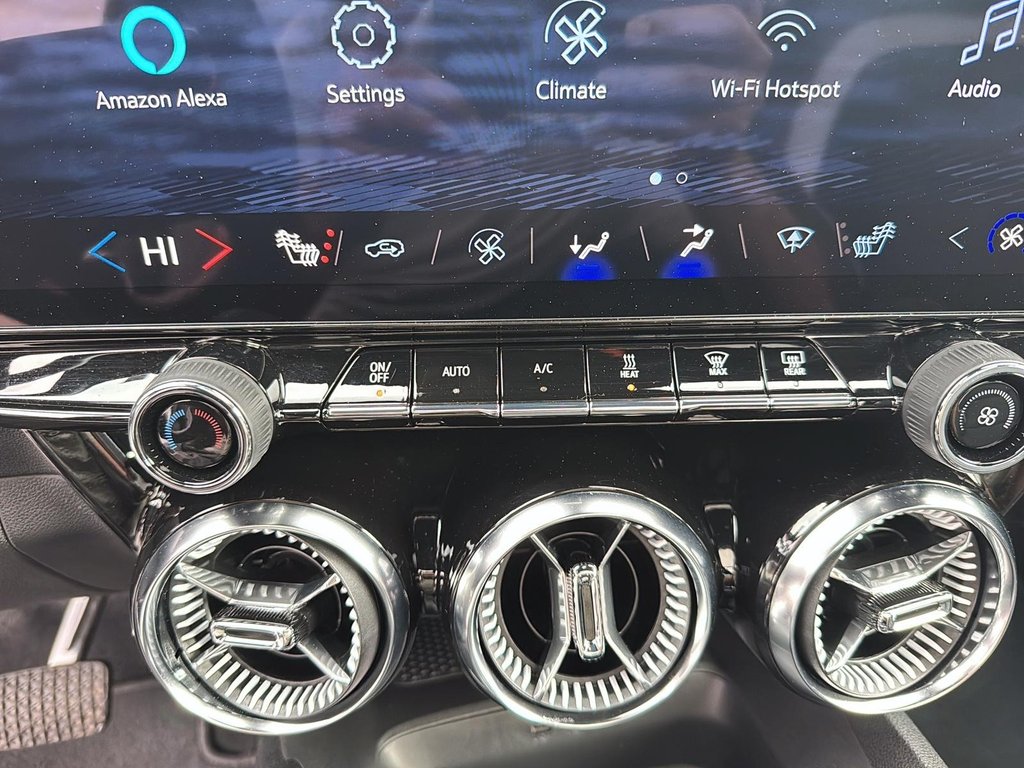 Chevrolet Blazer EV EAWD 2LT TOIT-PANORAMIQUE 2024 à St-Jean-Sur-Richelieu, Québec - 14 - w1024h768px