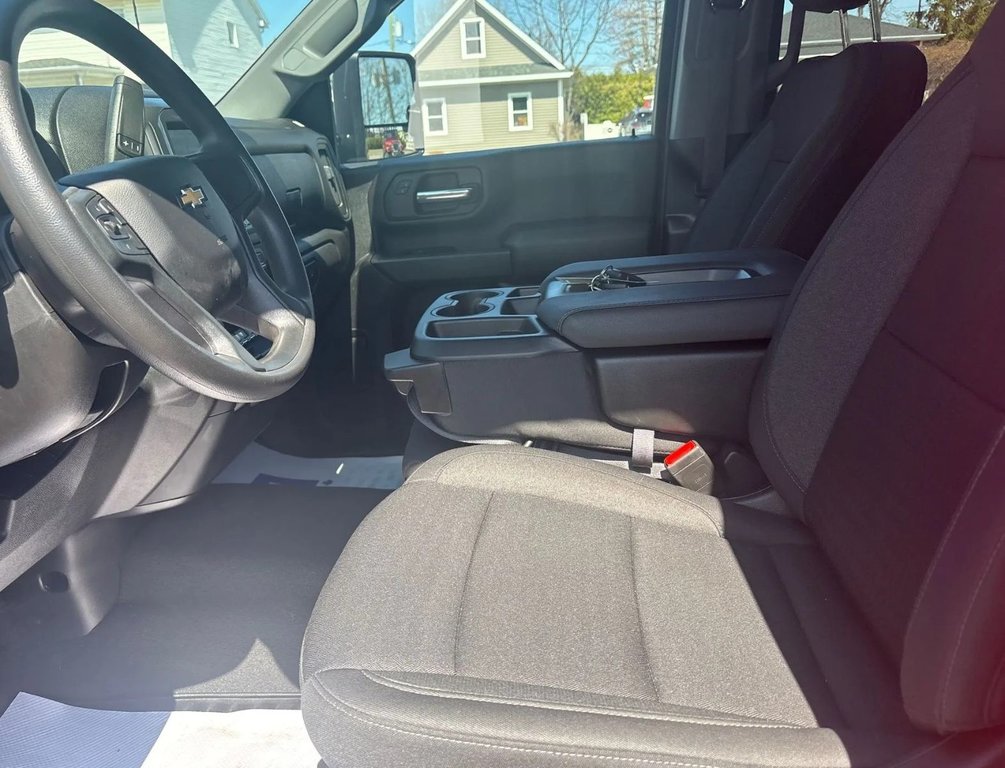 2024 Chevrolet Silverado 2500HD Custom Z71 CrewCab 6.6L V8 4X4 in St-Jean-Sur-Richelieu, Quebec - 6 - w1024h768px