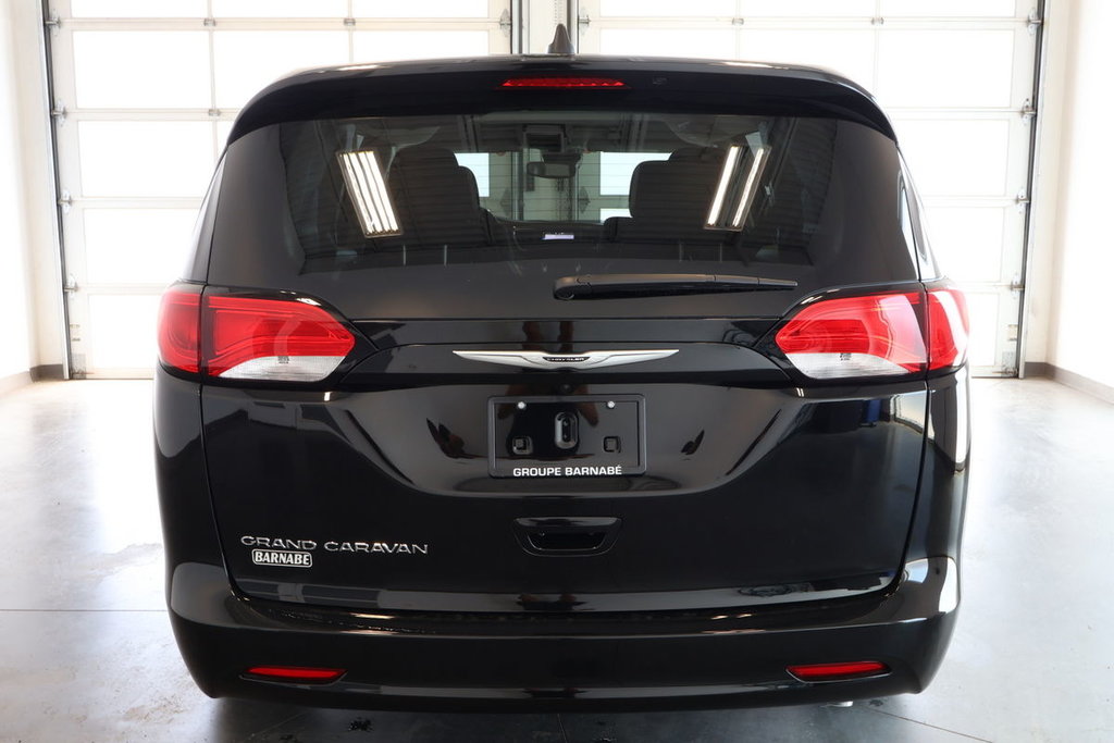 2024 Chrysler Grand Caravan SXT in Sherbrooke, Quebec - 6 - w1024h768px