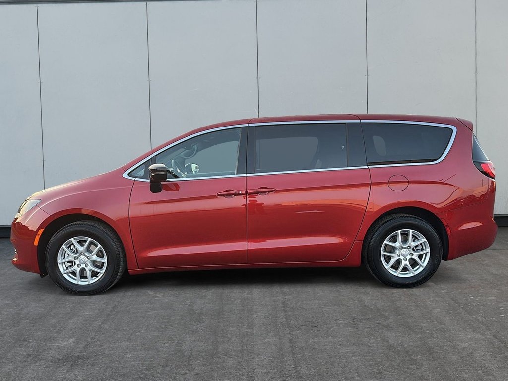Chrysler Grand Caravan SXT 2024 à St-Jean-Sur-Richelieu, Québec - 3 - w1024h768px