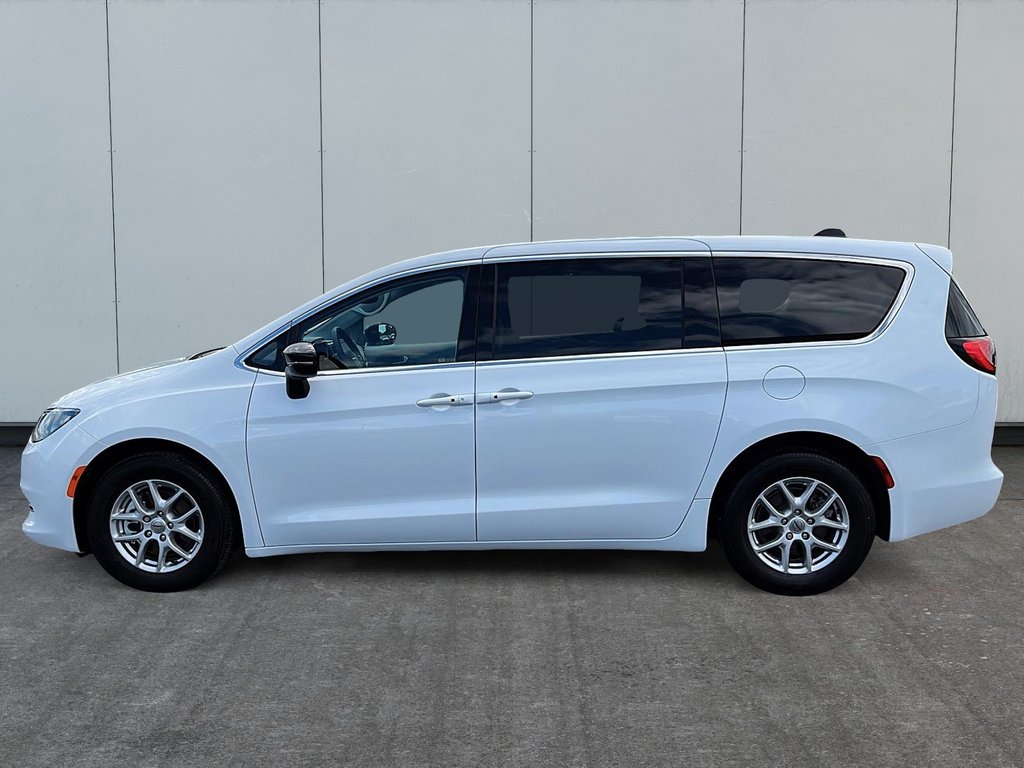 2024 Chrysler Grand Caravan SXT in St-Jean-Sur-Richelieu, Quebec - 5 - w1024h768px