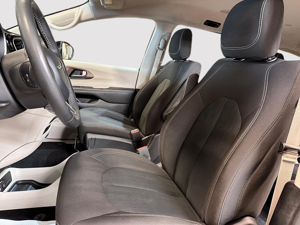 2024 Chrysler Grand Caravan SXT in St-Jean-Sur-Richelieu, Quebec - 9 - w1024h768px