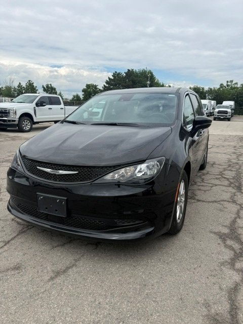 Chrysler Grand Caravan SXT 2024 à St-Jean-Sur-Richelieu, Québec - 1 - w1024h768px