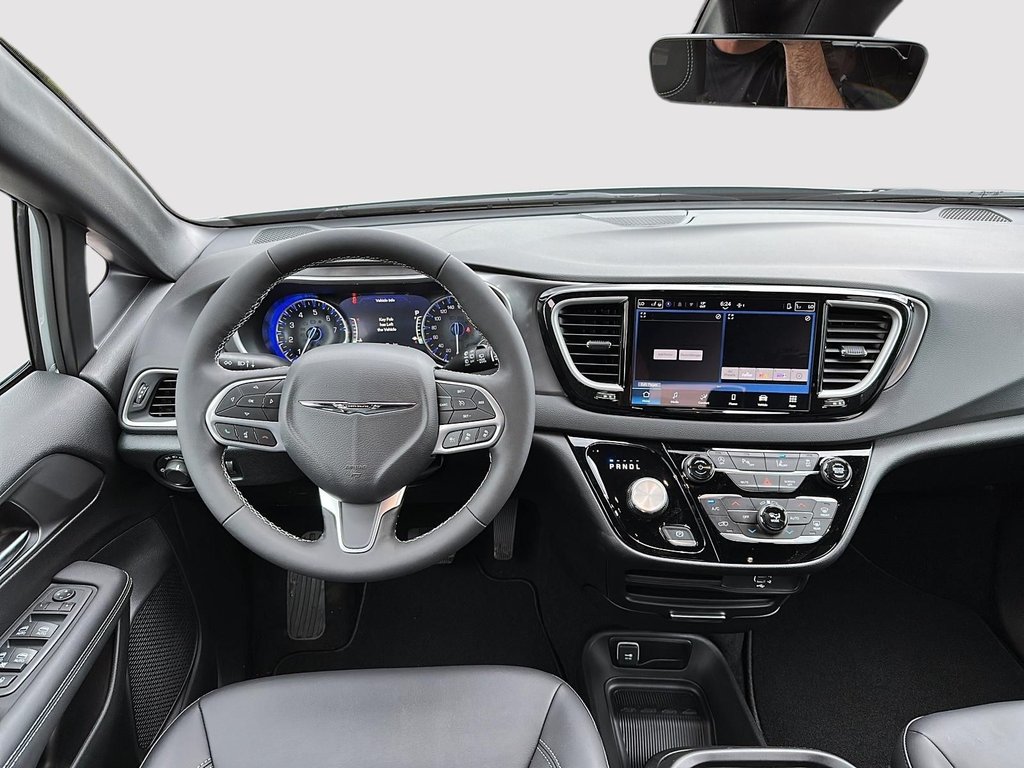 2026 Chrysler Grand Caravan SXT in St-Jean-Sur-Richelieu, Quebec - 9 - w1024h768px