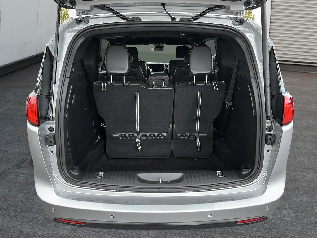2026 Chrysler Grand Caravan SXT in St-Jean-Sur-Richelieu, Quebec - 8 - w1024h768px