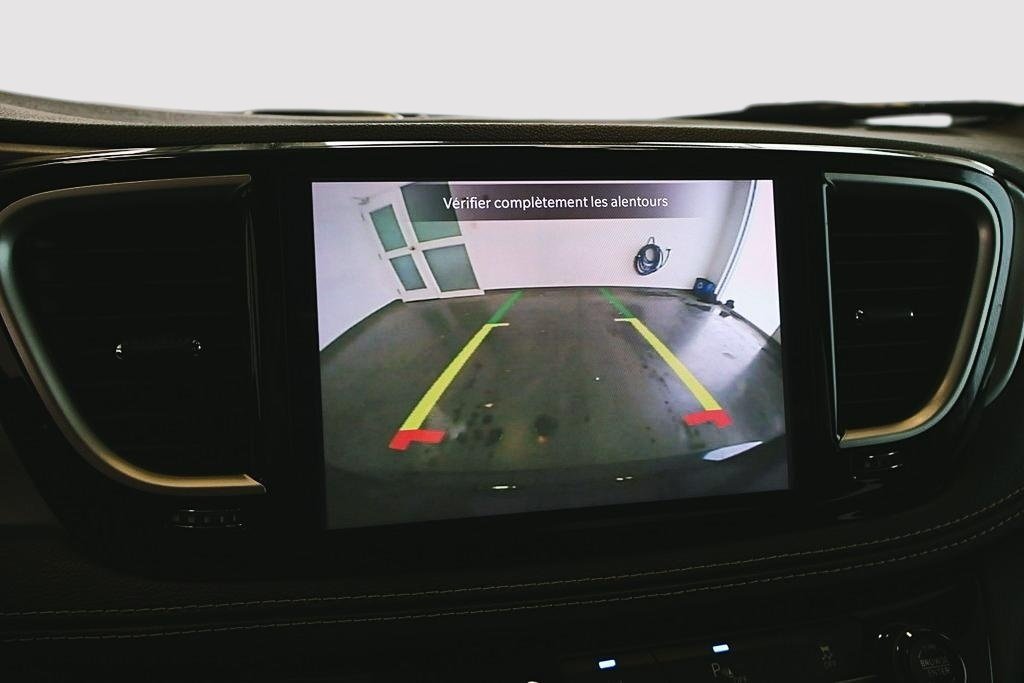 Chrysler Pacifica Hybrid Touring L Plus Ensemble S - Branchable 2022 à St-Jean-Sur-Richelieu, Québec - 17 - w1024h768px