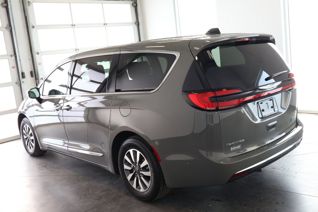 2023  Pacifica Hybrid Limited Hybrid Branchable in St-Jean-Sur-Richelieu, Quebec - 5 - w1024h768px