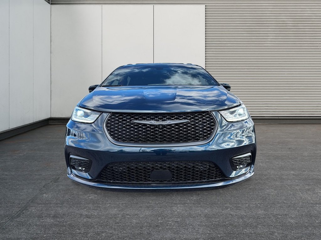 2023 Chrysler Pacifica Hybrid Touring L-1